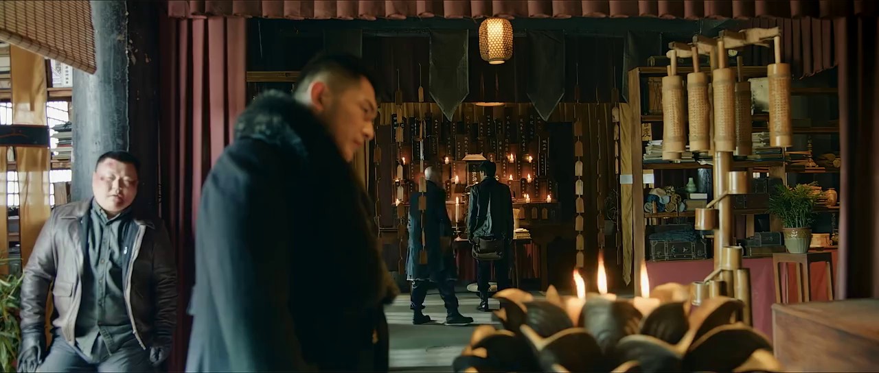 East Dragon (2018) HC WEBRip Hindi + Ta Zh 720p x264 AVC AAC 2.0.mkv.0002